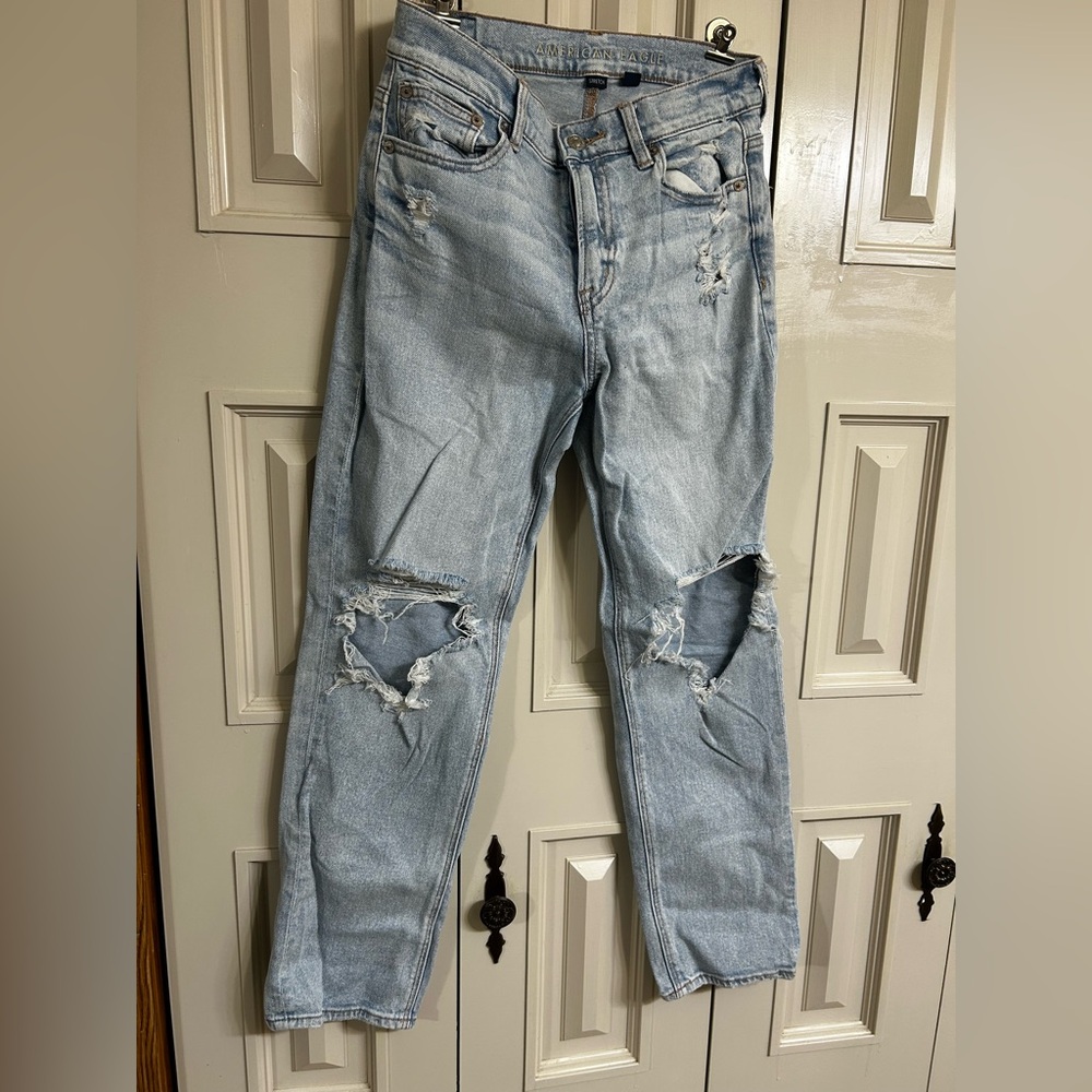 American Eagle Outfitters Light Blue Distressed Jeans